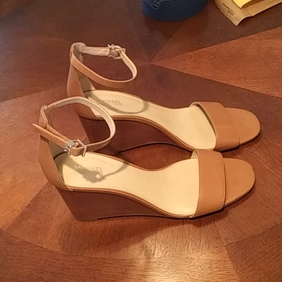 Michael kors shoes - Picture 1 of 6